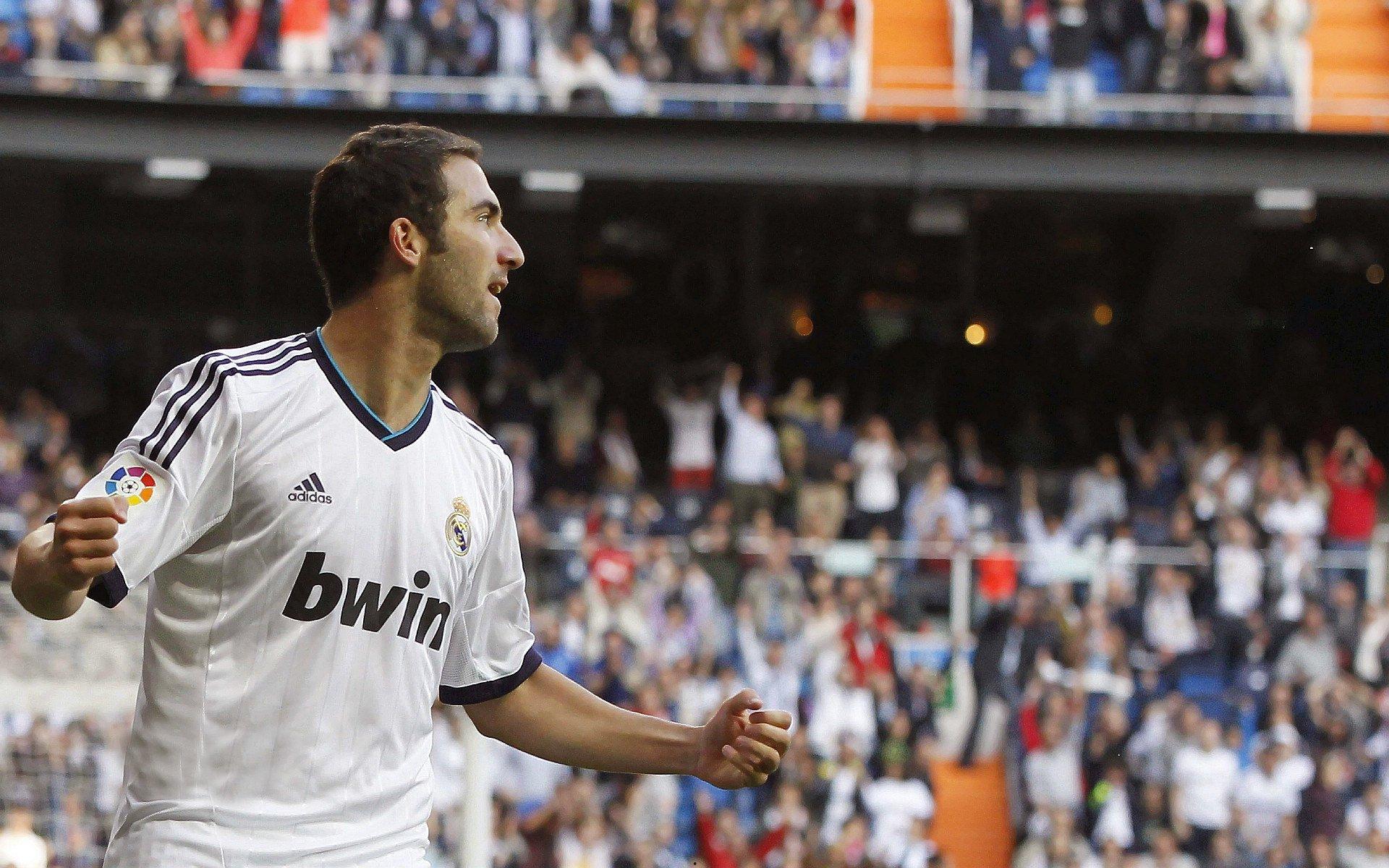 德甲焦点战,施特格尔7.9分闪耀全场 波鸿客场逼平沃尔夫斯堡